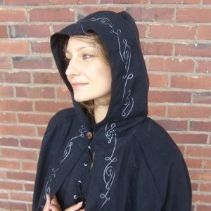 7013 Mittelalter Umhang mit Stickerei „Erna“