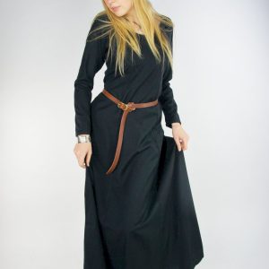 4839 Schlichtes Wikinger Unterkleid „Scarlet“