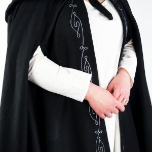 6207 Umhang mit Stickerei „Domenika“